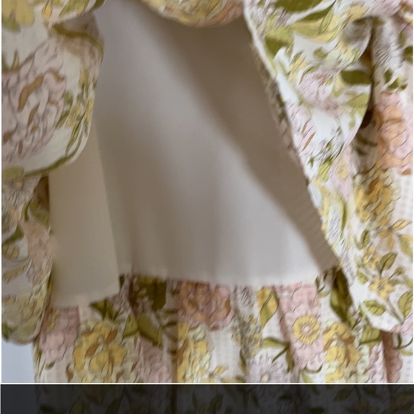 NWT Beautiful floral tiered dress size large. - Picture 3 of 9